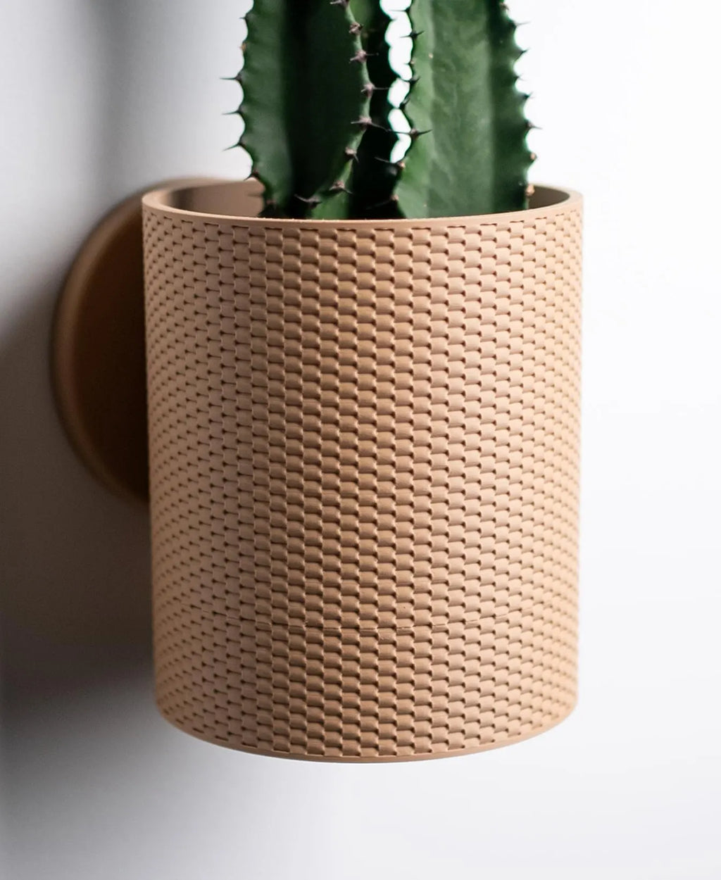 Straight Weave Wall Planter with Hidden Drip Tray