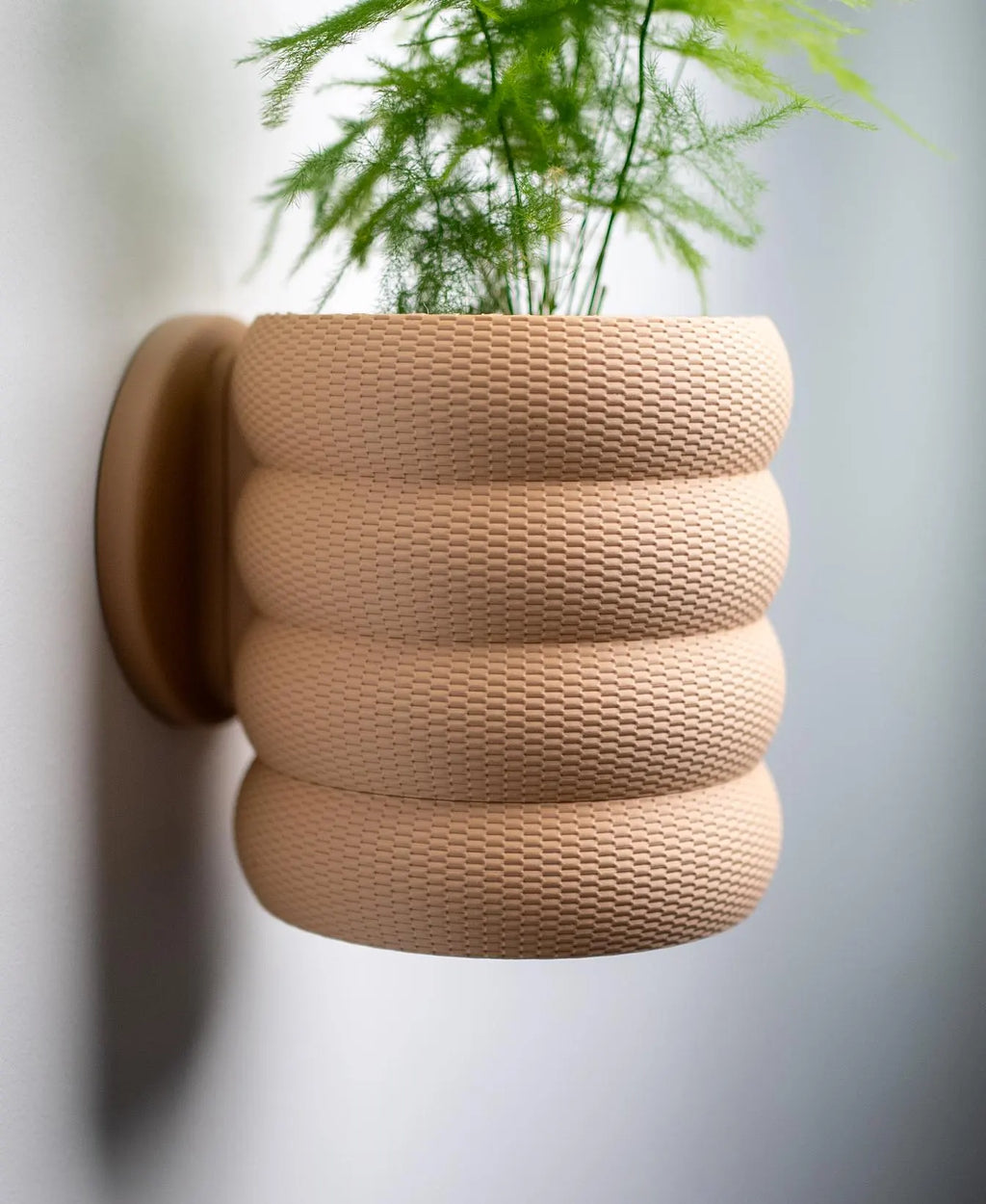 Bubble Weave Wall Planter with Hidden Drip Tray