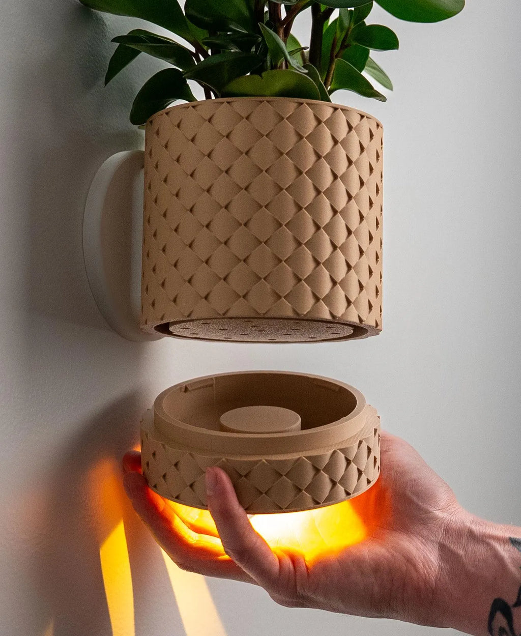 Quilted Wall Light Planter With Hidden Drip Tray